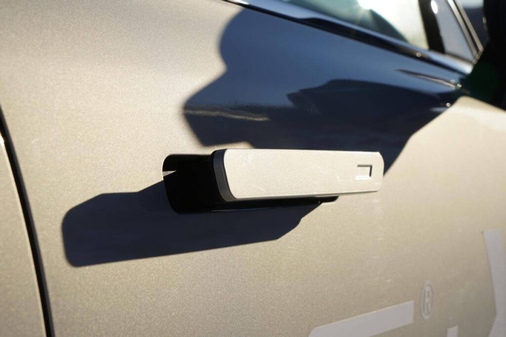 Electric Vehicles Maintenance：Hidden Door Handle Maintenance